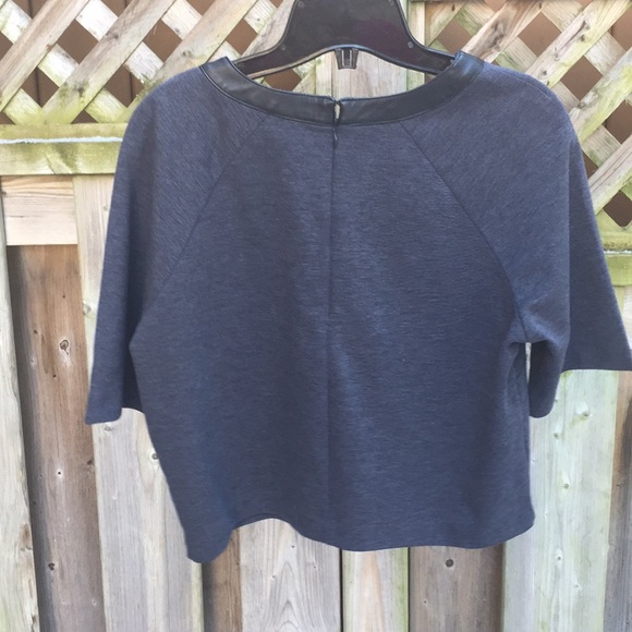 Cute Banana blouse like new - Picture 5 of 6